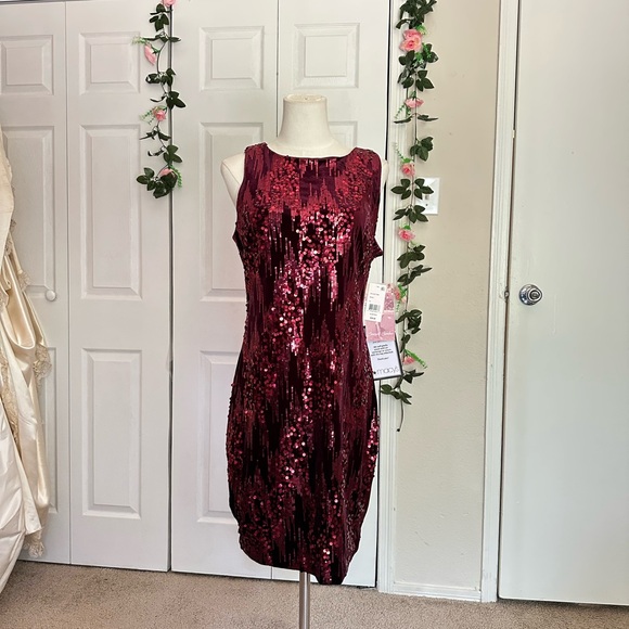 Emerald Sundae Burgundy Sequin Mini Dress - Picture 1 of 4